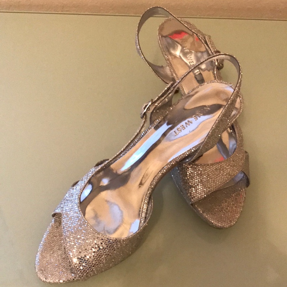 Silver shoes size 8M -Used